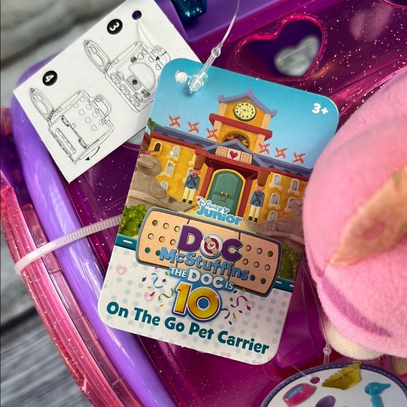 Disney Junior Doc McStuffins On the go Pet Carrier - Picture 6 of 9
